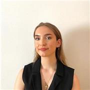 Estudiante universitaria ofrece clases de matemáticas nivel y primaria y ESO